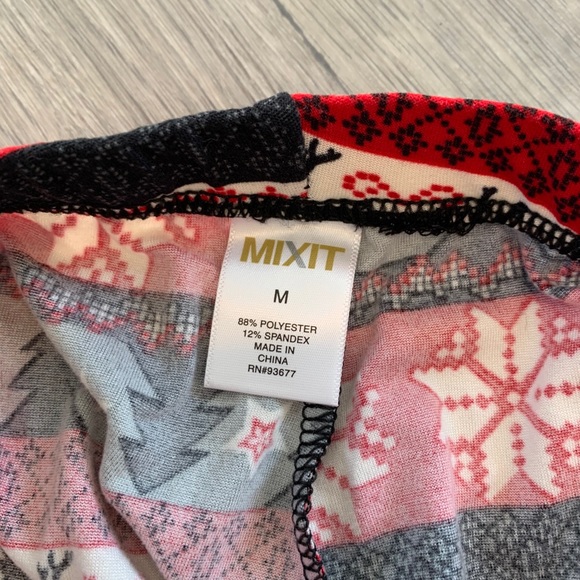 Women’s MixIt Christmas Leggings, M, NWT - Picture 3 of 4